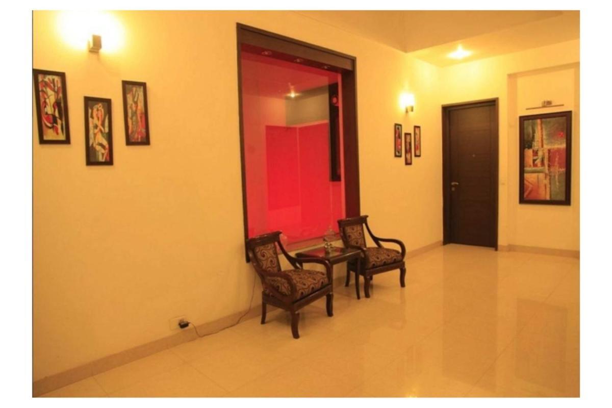 Indiyaah Inn Ґурґаон Екстер'єр фото