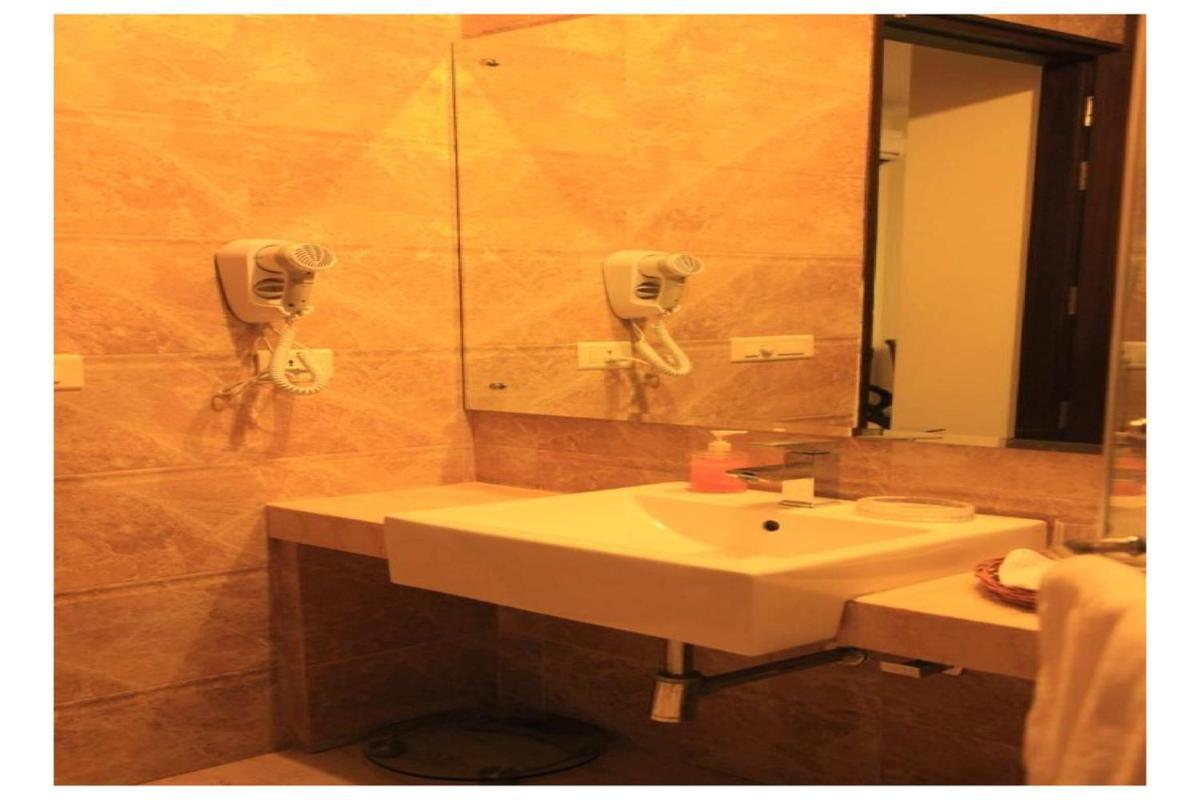 Indiyaah Inn Ґурґаон Екстер'єр фото