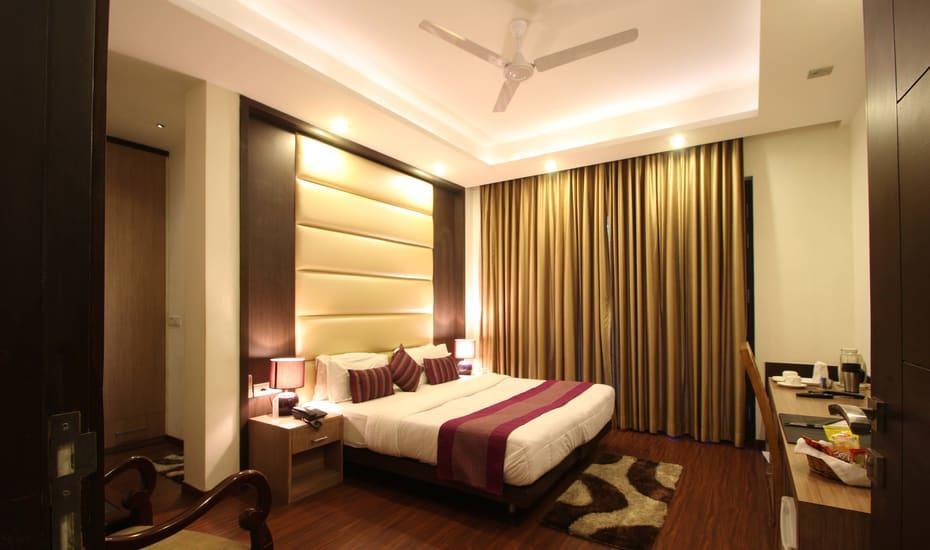 Indiyaah Inn Ґурґаон Екстер'єр фото