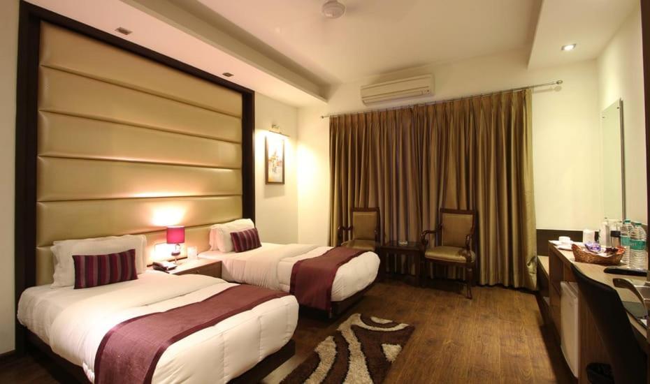 Indiyaah Inn Ґурґаон Екстер'єр фото