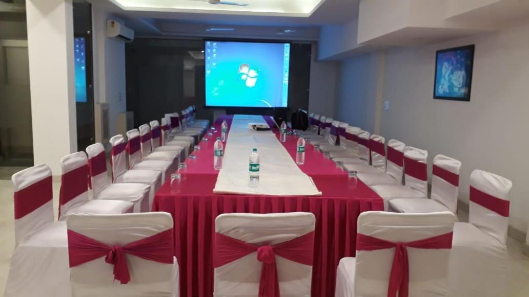 Indiyaah Inn Ґурґаон Екстер'єр фото