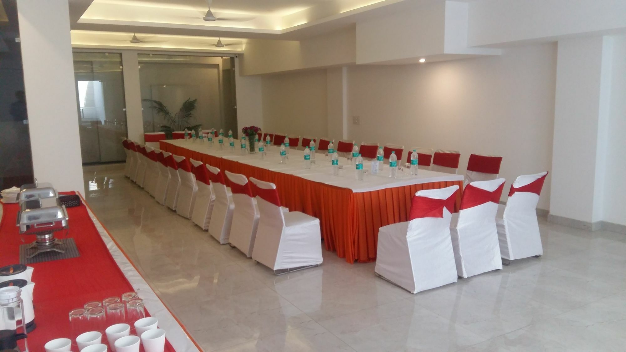 Indiyaah Inn Ґурґаон Екстер'єр фото